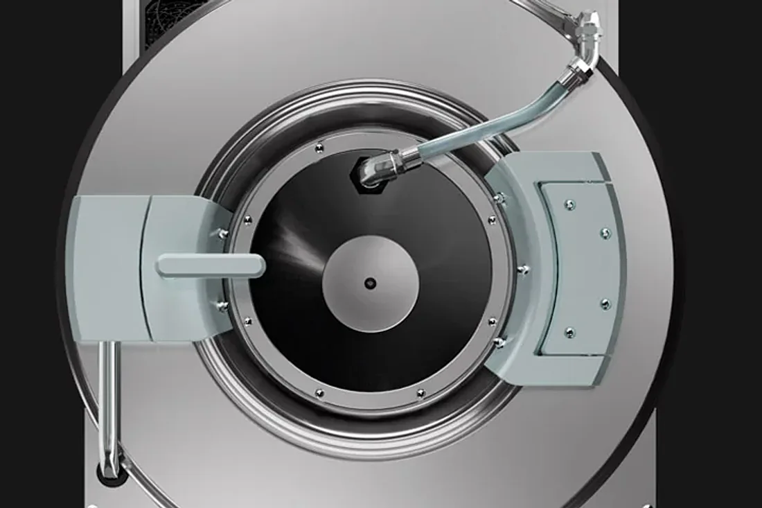 APERTURA DE PUERTA AMPLIADA · Lavadora industrial centrifuga rígida UniMac UW65