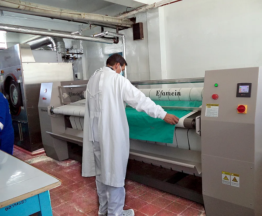 Máquinas de lavandería industrial en EsSalud Pasco